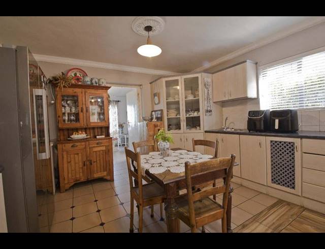 11 BEDROOM HOUSE FOR SALE IN DANA BAY